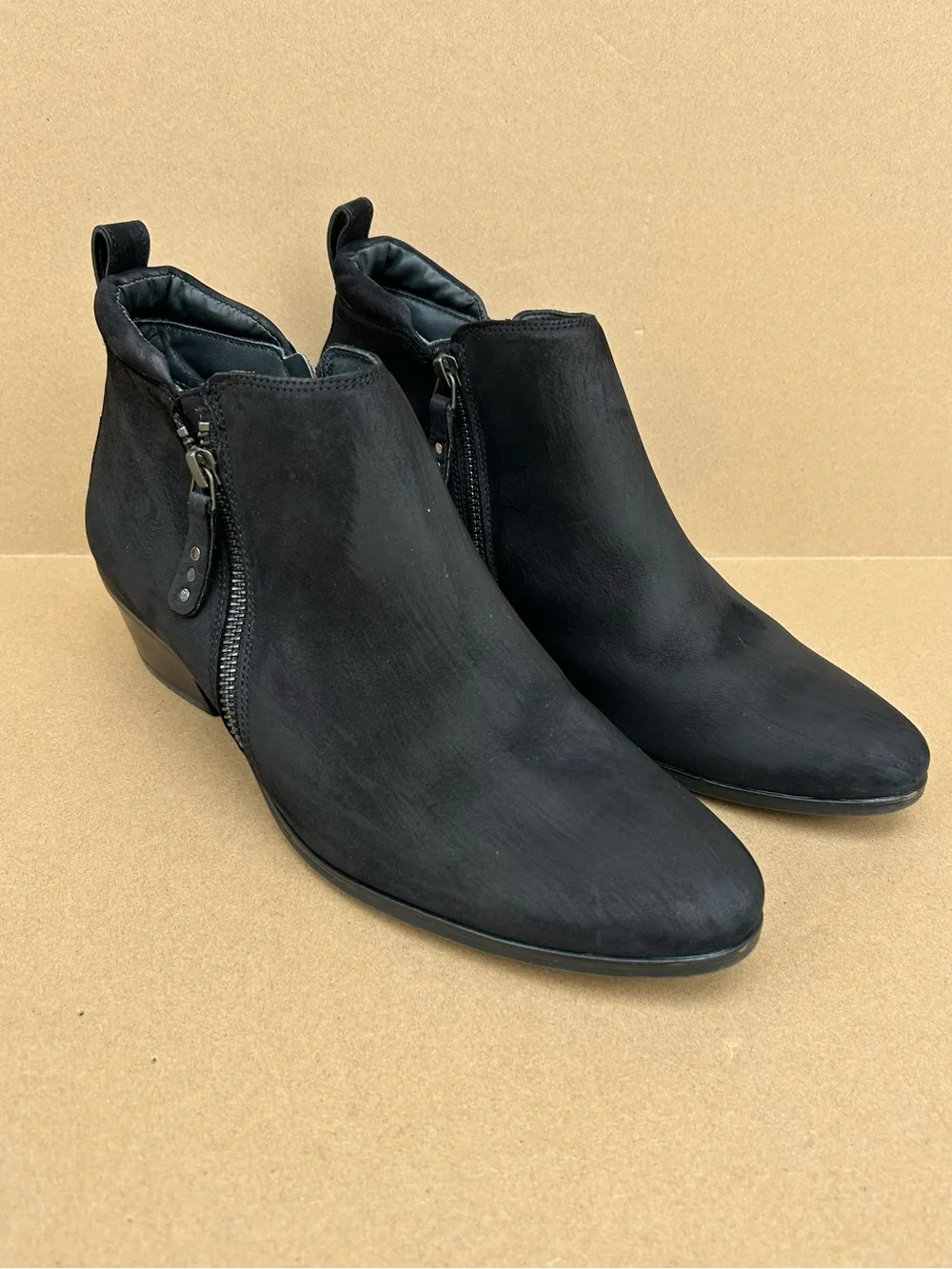 Paul Greene Munchen Suede Ankle booties Studded Black Women’s 7 Double Zip